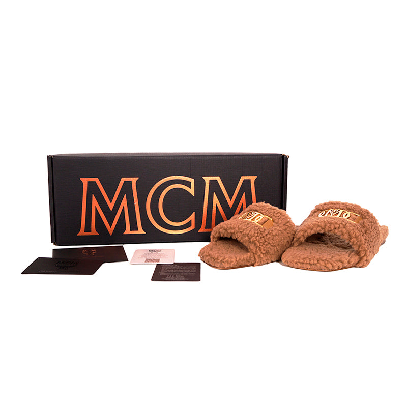 37 NEW $490 MCM Tan-Brown Italian Fx Fur TRAVIA MCM GOLD LOGO Flat Slide SANDALS