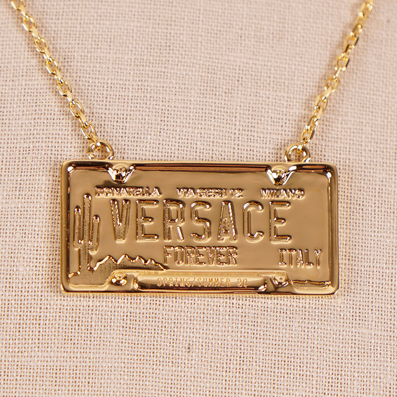 NEW $450 VERSACE Gold Tone Brass LICENSE PLATE LOGO CHARM Link Chain NECKLACE