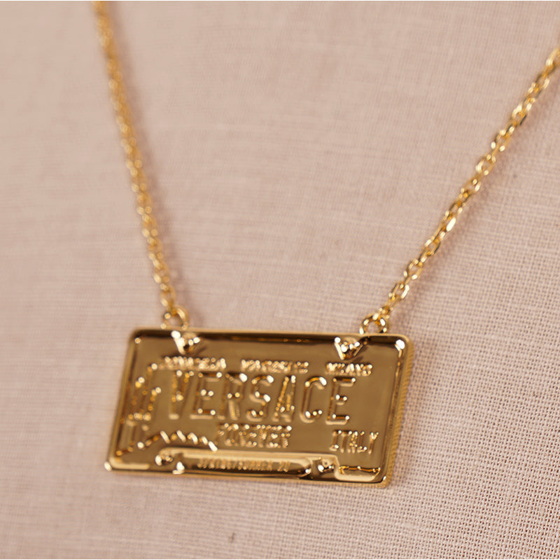 NEW $450 VERSACE Gold Tone Brass LICENSE PLATE LOGO CHARM Link Chain NECKLACE