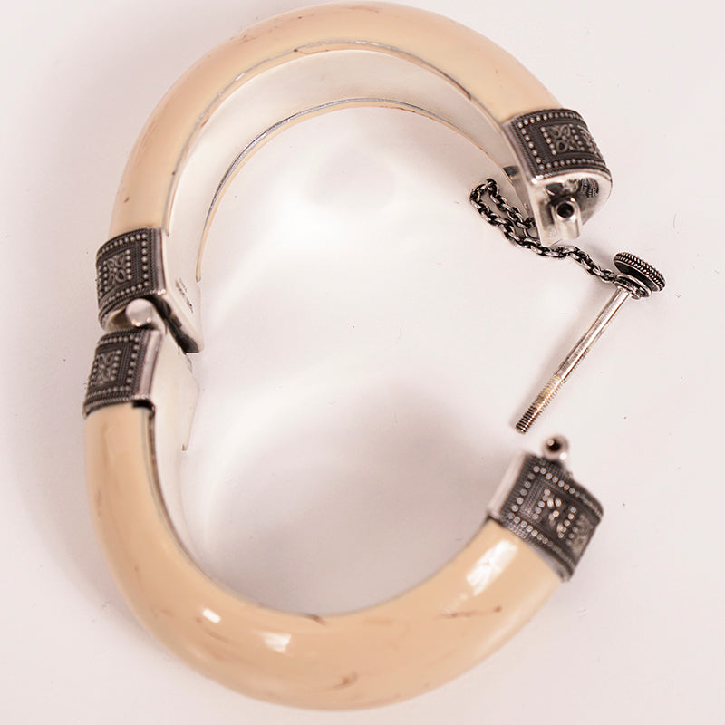 NEW $595 SAINT LAURENT Ivory Resin Vintage Style BOHO Hinged Pin Clasp BRACELET