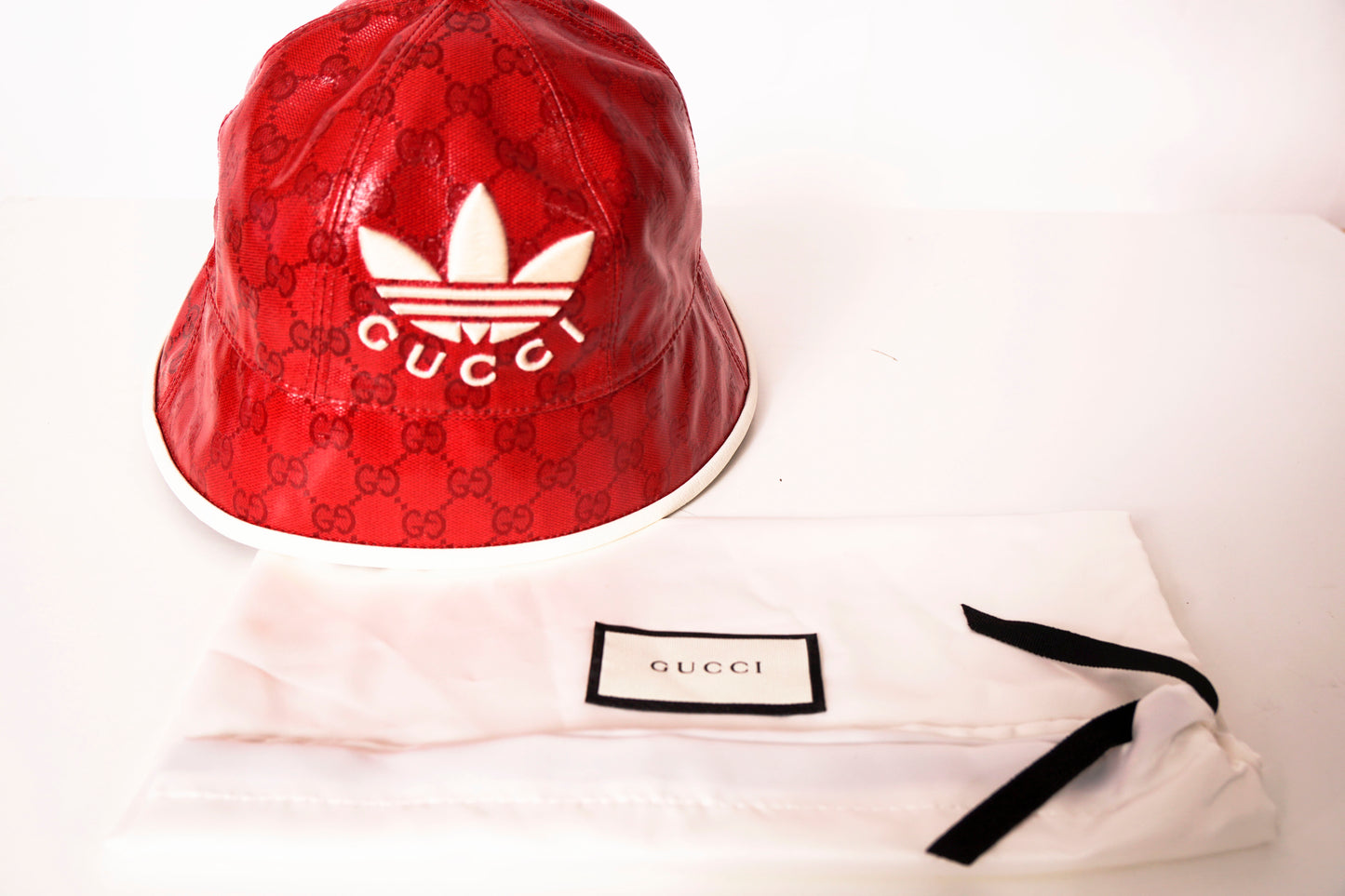 sz M NEW $595 GUCCI x Adidas Wide Brim GG Supreme LOGO Wide-Brimmed Cloche HAT