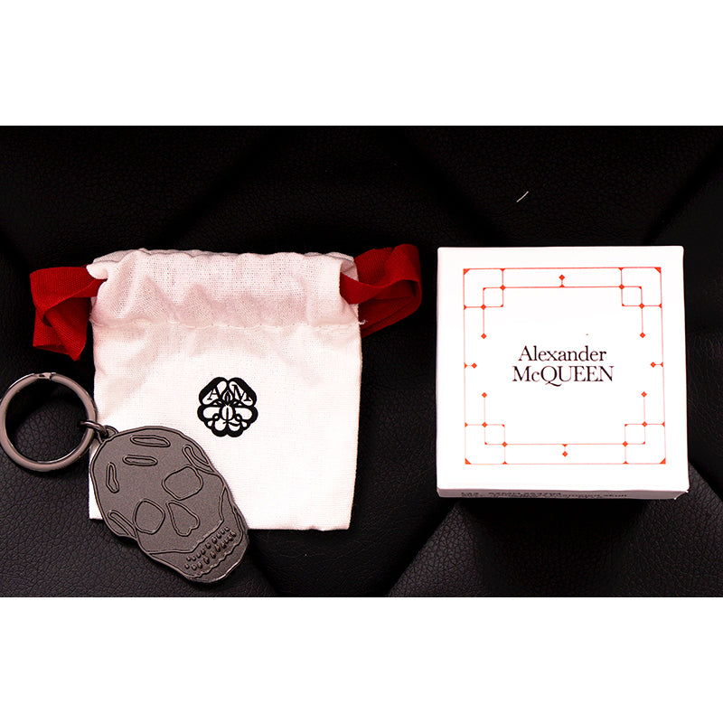 NEW $195 ALEXANDER MCQUEEN Pewter Tone Brass GRINNING LOGO SKULL KEYRING NIB