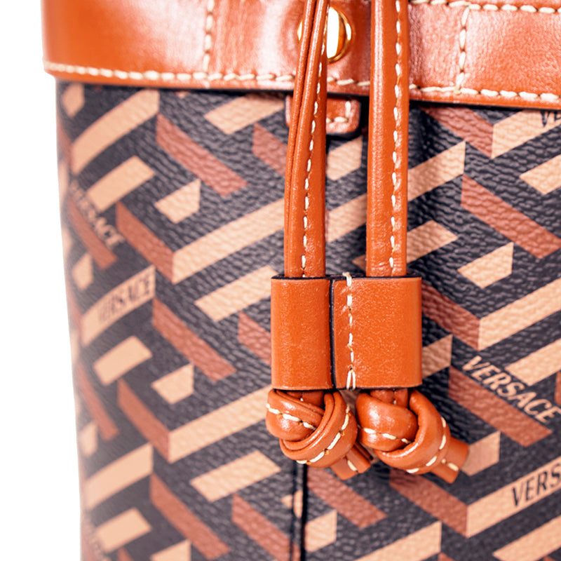 NEW $1275 VERSACE RUNWAY Caramel LA GRECA Drawstring Bucket LARGE CROSSBODY BAG