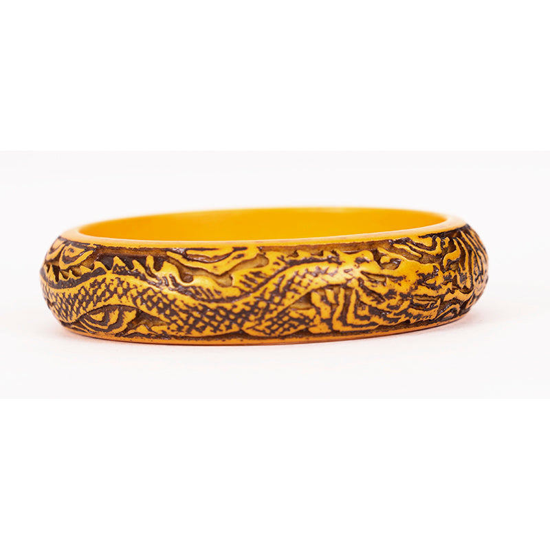 S NEW $520 GUCCI RUNWAY Aged Yellow CHINESE DRAGON Carved Resin Bangle BRACELET