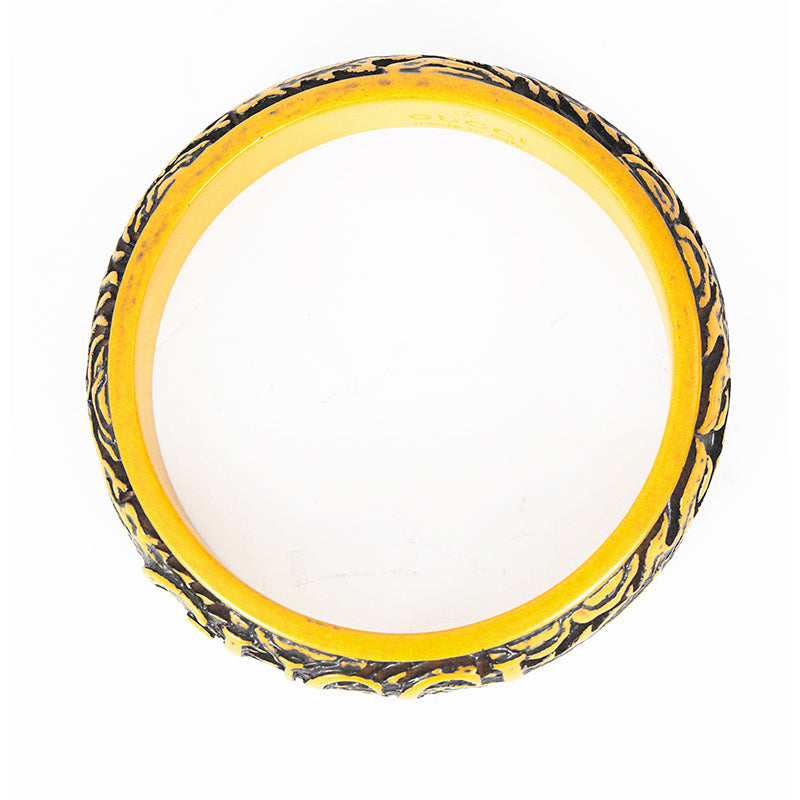 S NEW $520 GUCCI RUNWAY Aged Yellow CHINESE DRAGON Carved Resin Bangle BRACELET
