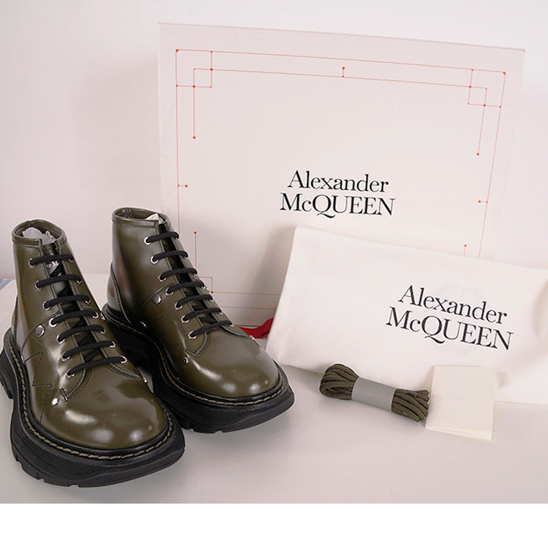 38.5 NEW $990 ALEXANDER MCQUEEN Woman's Olive Green Lace Up Leather Runway Boots
