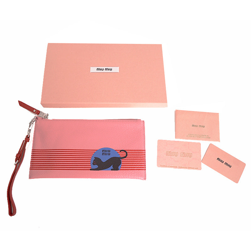 NEW $595 MIU MIU Pink Pebble Leather Madras BLACK CAT LOGO Graphic WRISTLET BAG