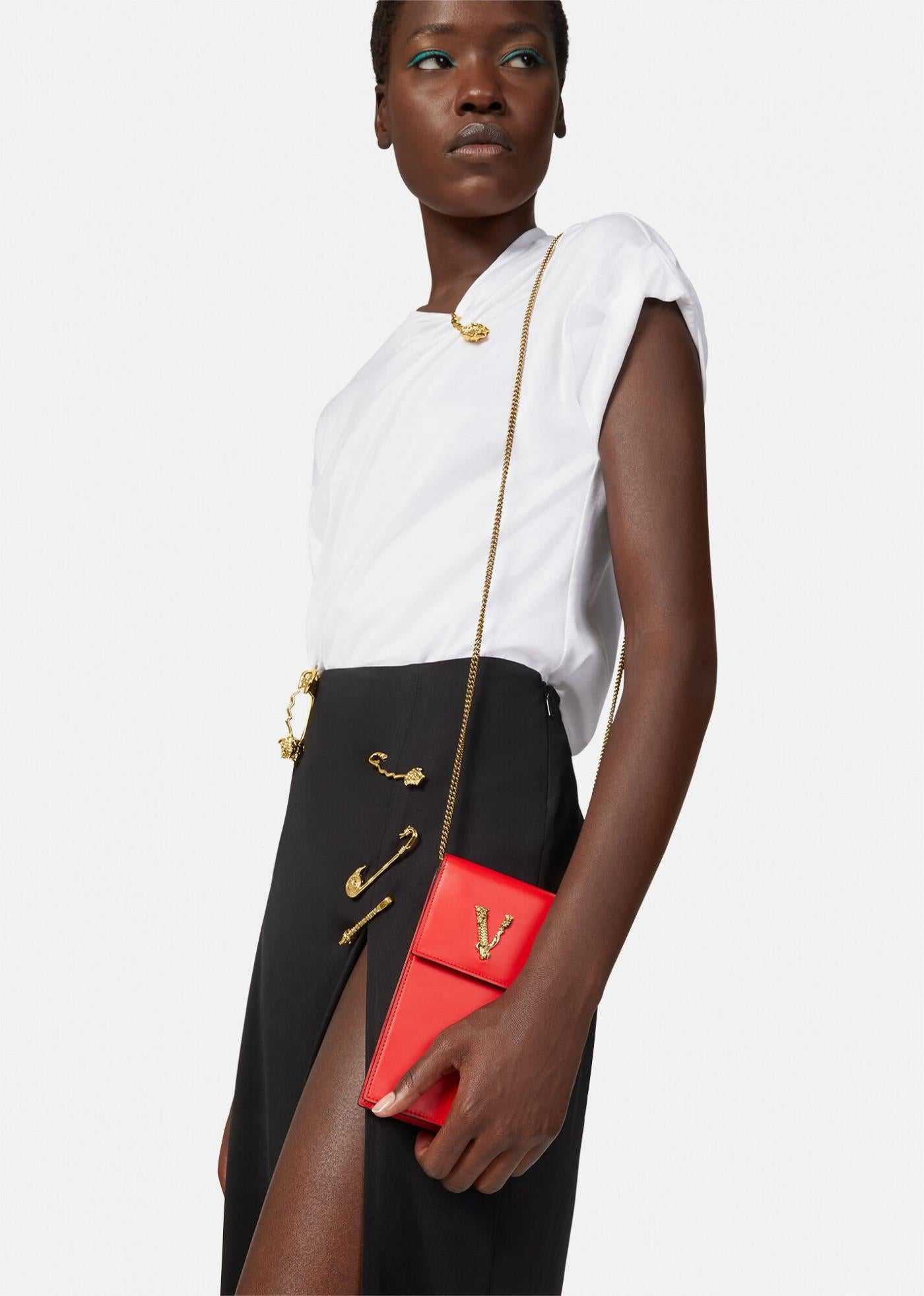 NEW $825 VERSACE RUNWAY Red Leather Barocco V VIRTUS LOGO Crossbody Phone BAG