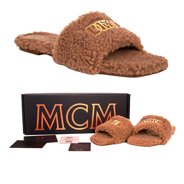 37 NEW $490 MCM Tan-Brown Italian Fx Fur TRAVIA MCM GOLD LOGO Flat Slide SANDALS