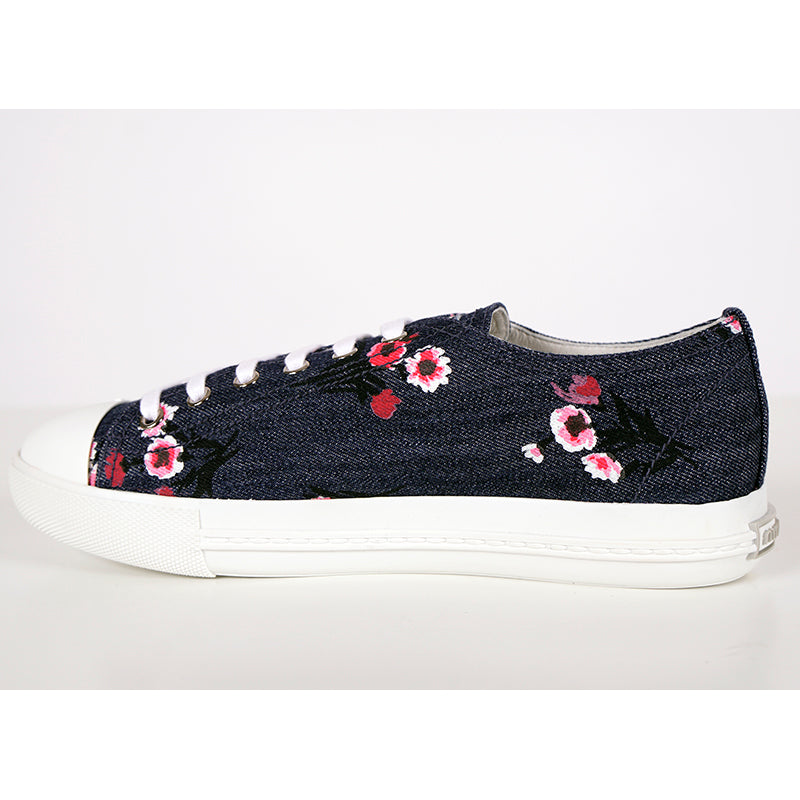 39 NEW $850 MIU MIU Floral Print Denim Blue & White Rubber Toe Low Top Sneakers