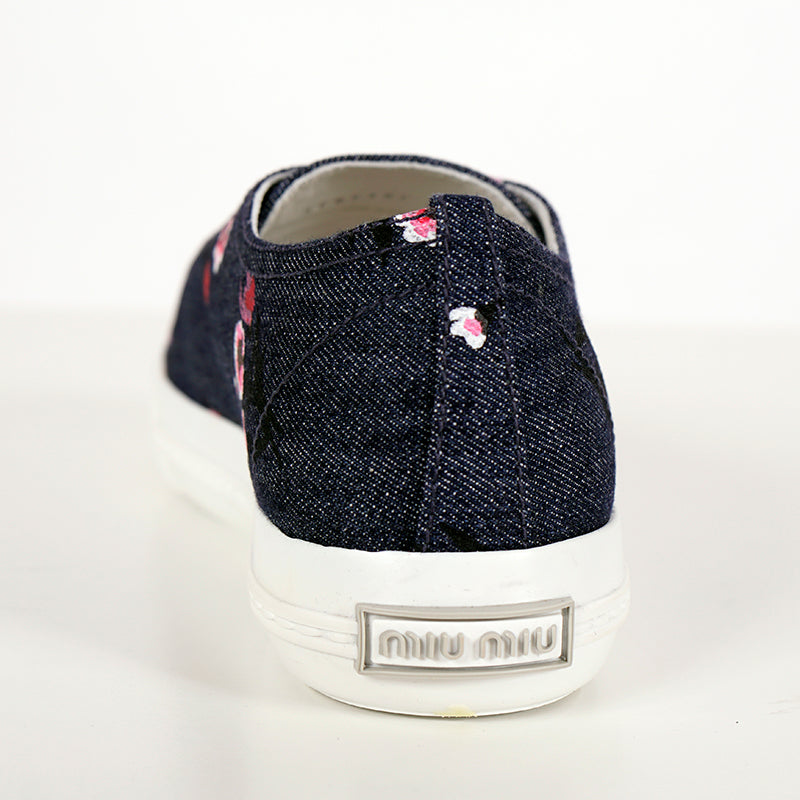 39 NEW $850 MIU MIU Floral Print Denim Blue & White Rubber Toe Low Top Sneakers