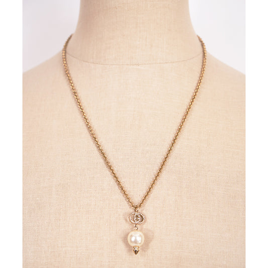 NEW $520 GUCCI Gold Tone Brass FAUX PEARL & CRYSTAL LOGO GG Pendant NECKLACE NIB