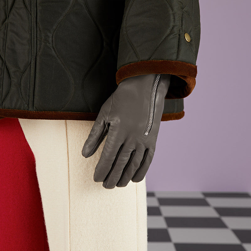 sz S NEW $875 GUCCI Men&#039;s Gray Nappa Leather GG LOGO ZIPPER CENTER Lined GLOVES