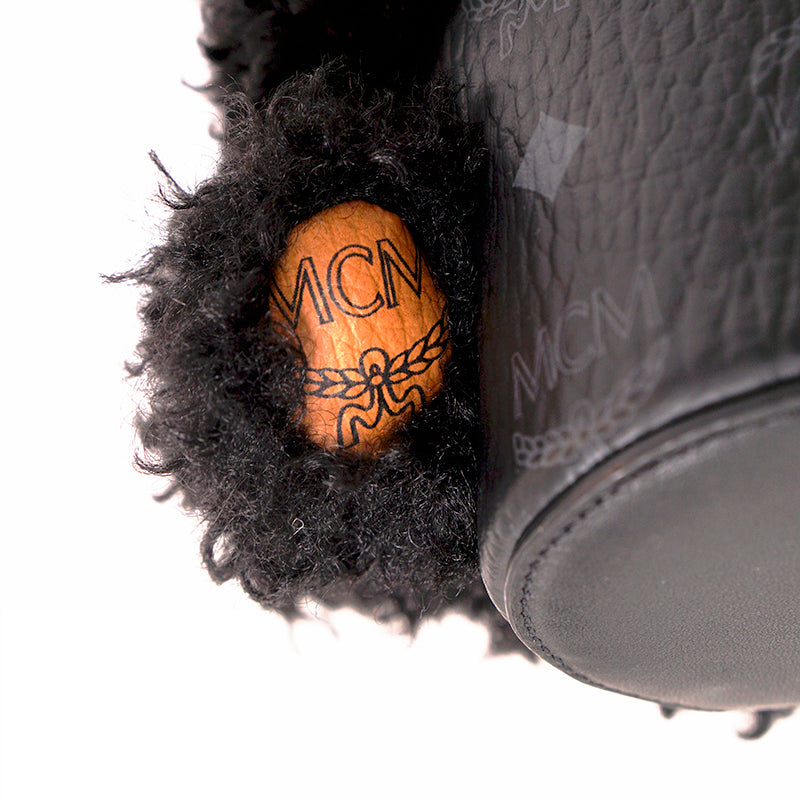 NEW $830 MCM Black Fx Fur RABBIT BUNNY Visetos Logo Park BOTTLE HOLDER BAG NWT