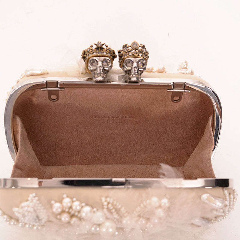 RETIRED $4,990 ALEXANDER MCQUEEN Ivory Leather Pearl KING QUEEN SKULL Clutch BAG