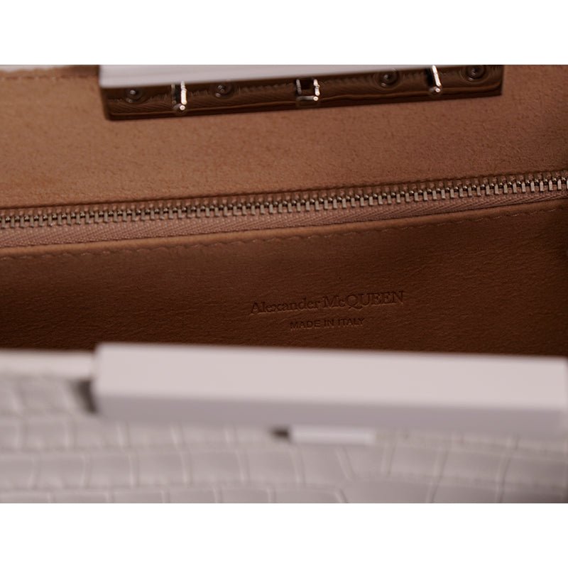 NEW $2190 ALEXANDER MCQUEEN Matte White Croc JEWELED KNUCKLE 4 Ring SKULL BAG