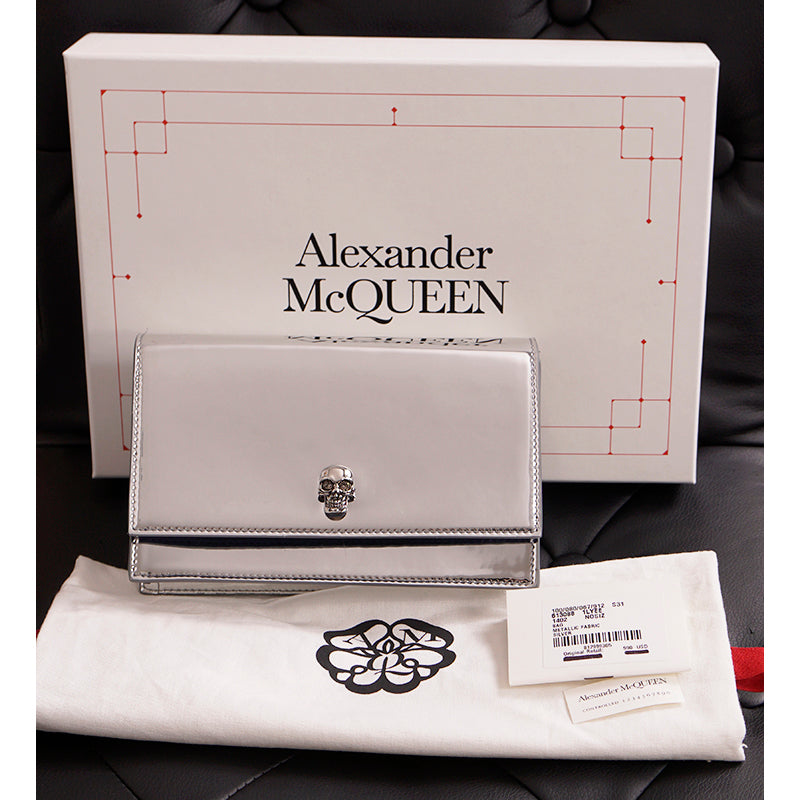 NEW $990 ALEXANDER MCQUEEN Glazed SHINY SILVER Leather MINI SKULL Chain BAG NIB