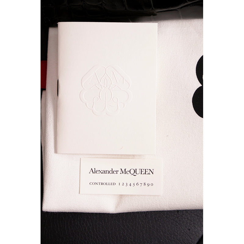 NEW ALEXANDER MCQUEEN Black Croc-Embossed Leather GOLD SKULL Envelope Clutch BAG