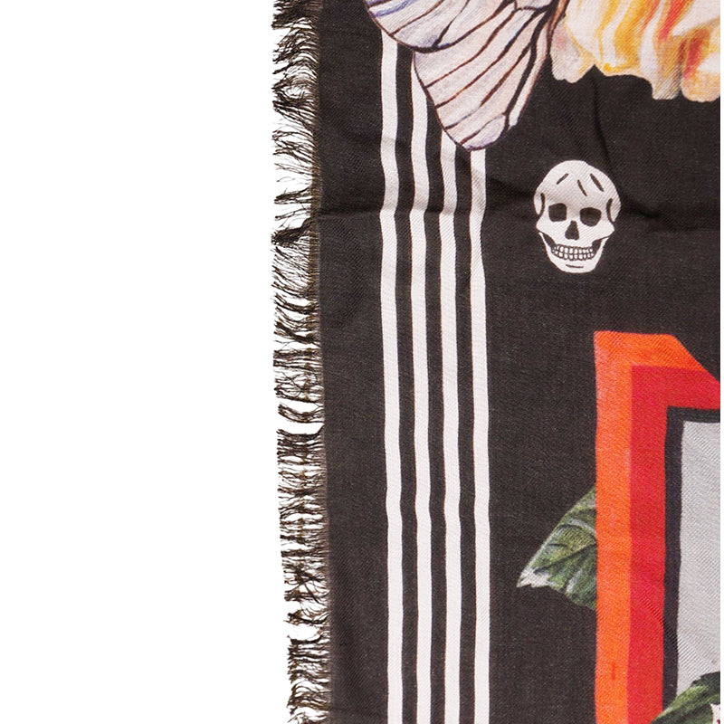 NEW $590 ALEXANDER MCQUEEN Black White BIKER SKULL FUN FONTS 100% Model SCARF