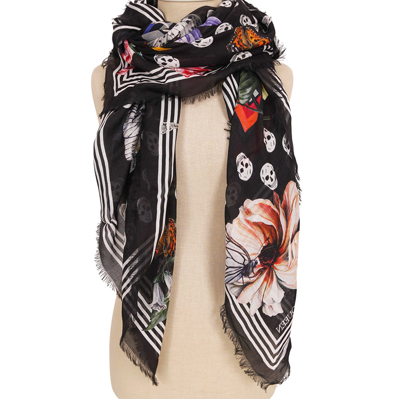 NEW $590 ALEXANDER MCQUEEN Black White BIKER SKULL FUN FONTS 100% Model SCARF