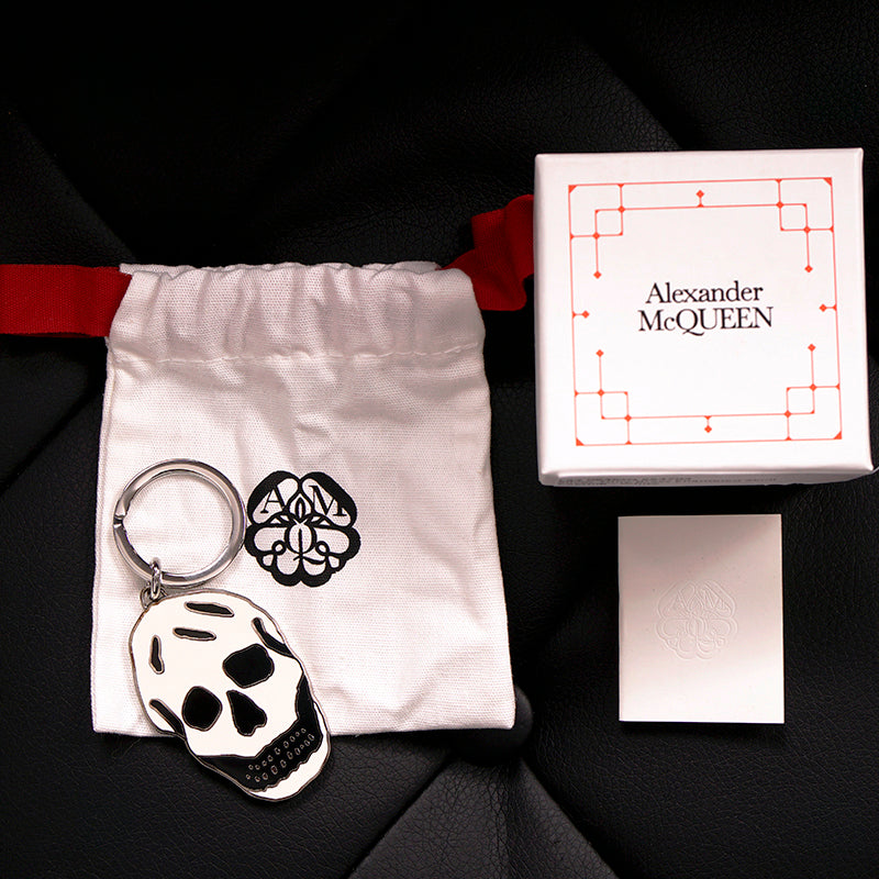 NEW $195 ALEXANDER MCQUEEN White Enamel & Silver Tone Brass SKULL KEYRING NIB