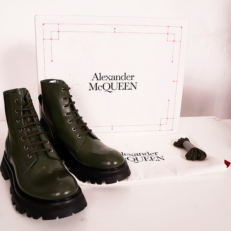 37 NEW $990 ALEXANDER MCQUEEN Wander Leather Exaggerated-Sole COMBAT BOOTS US 7