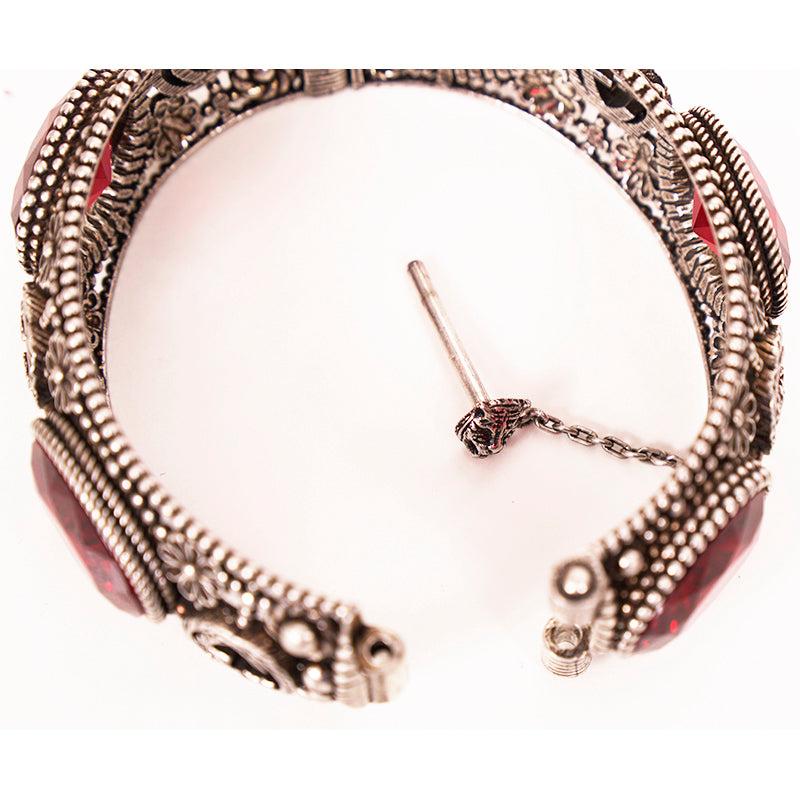 NEW $1620 GUCCI Sterling Silver GG LOGO TIGER HEAD PIN Red Crystal BRACELET NIB