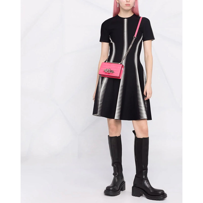 NEW $2,390 ALEXANDER MCQUEEN Pink JEWELED KNUCKLE SKULL Chain MINI FLAP BAG NIB